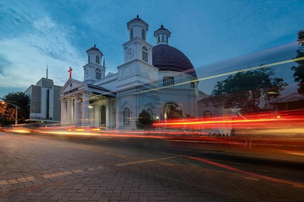 New Mira Hotel Semarang Esterno foto